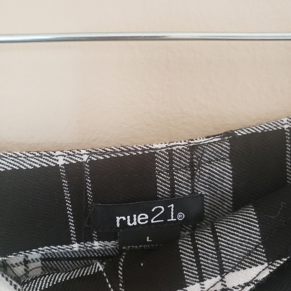 Plaid Skirt - Picture 2 of 2